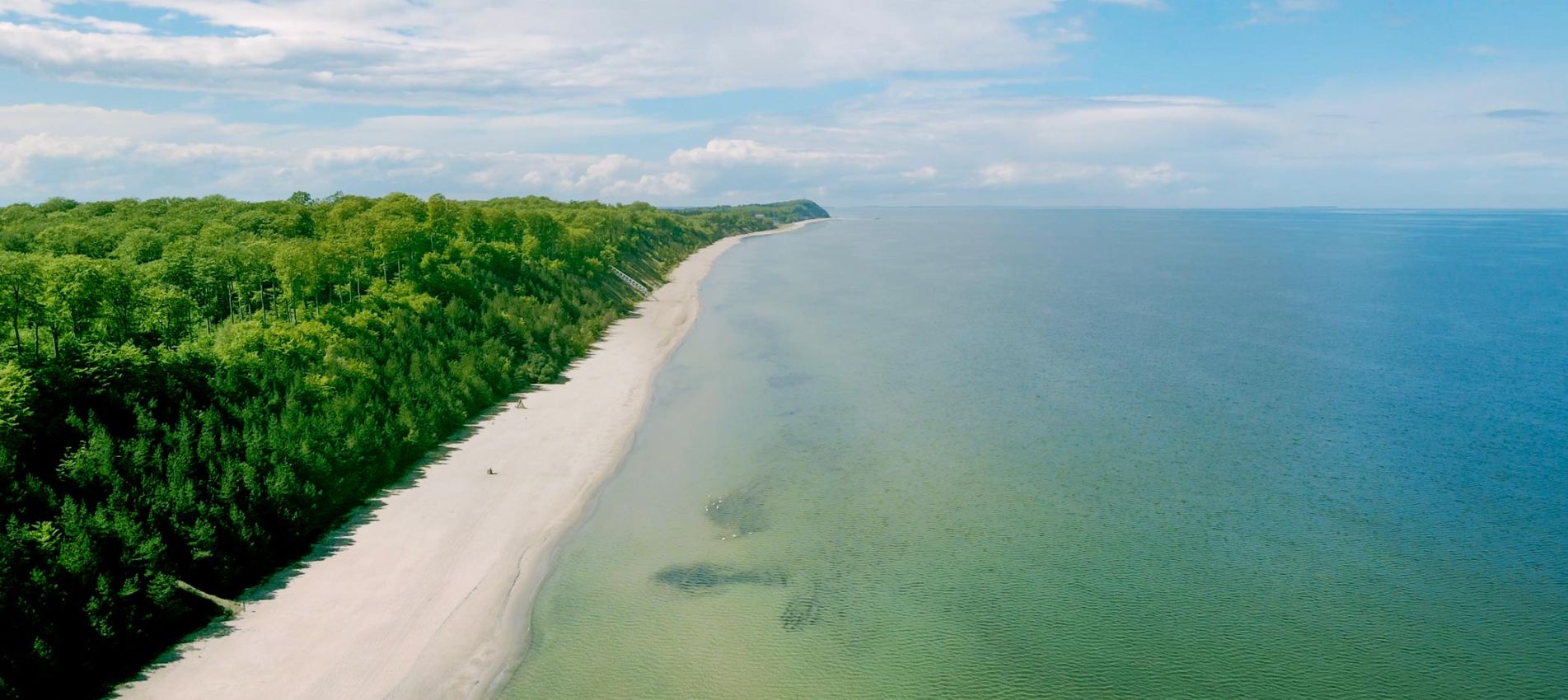 Luftbild aus dem Bernsteinbädern vom Sandstrand in Koserow